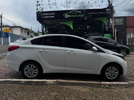 HYUNDAI HB20S 1.6 COMFORT PLUS 16V FLEX 4P AUTOMÁTICO